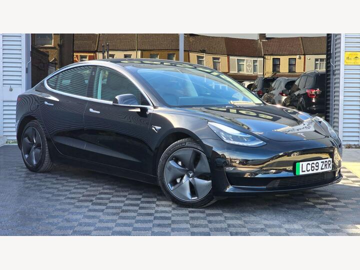 Tesla Model 3 Standard Range Plus Auto RWD 4dr