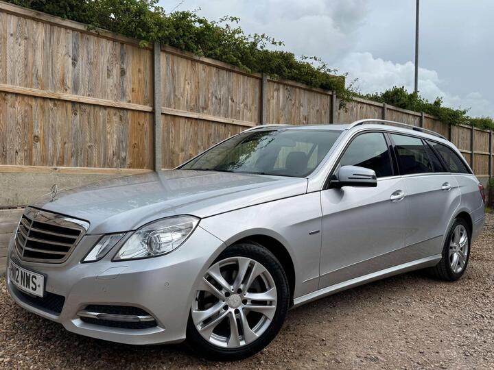 Mercedes-Benz E-CLASS 2.1 E220 CDI BlueEfficiency Executive SE G-Tronic+ Euro 5 (s/s) 5dr Mercedes-Benz E-CLASS 2.1 E220 CDI BlueEfficiency Executive SE G-Tronic+ Euro 5 (s/s) 5dr