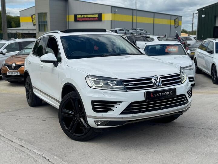 Volkswagen Touareg 3.0 TDI V6 BlueMotion Tech R-Line Tiptronic 4WD Euro 6 (s/s) 5dr Volkswagen Touareg 3.0 TDI V6 BlueMotion Tech R-Line Tiptronic 4WD Euro 6 (s/s) 5dr