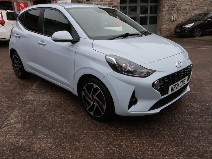 Hyundai I10 1.0 Premium Euro 6 (s/s) 5dr Hyundai I10 1.0 Premium Euro 6 (s/s) 5dr