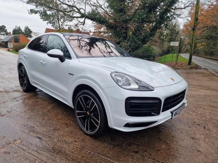 Porsche CAYENNE 3.0 V6 E-Hybrid 17.9kWh Platinum Edition TiptronicS 4WD Euro 6 (s/s) 5dr (3.6kW Charger) Porsche CAYENNE 3.0 V6 E-Hybrid 17.9kWh Platinum Edition TiptronicS 4WD Euro 6 (s/s) 5dr (3.6kW Charger)