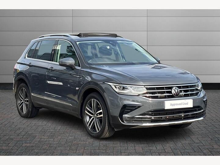 Volkswagen Tiguan 1.5 TSI Elegance DSG Euro 6 (s/s) 5dr Volkswagen Tiguan 1.5 TSI Elegance DSG Euro 6 (s/s) 5dr