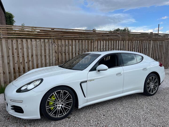 Porsche Panamera 3.0 V6 E-Hybrid S TiptronicS Euro 5 (s/s) 5dr Porsche Panamera 3.0 V6 E-Hybrid S TiptronicS Euro 5 (s/s) 5dr