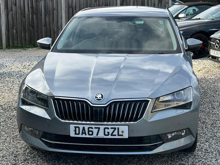 Skoda Superb 2.0 TDI SE L Executive DSG Euro 6 (s/s) 5dr Skoda Superb 2.0 TDI SE L Executive DSG Euro 6 (s/s) 5dr