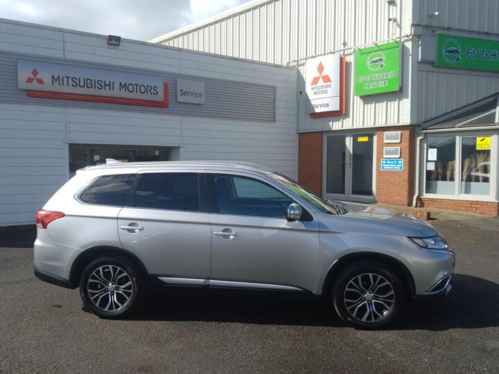 Mitsubishi Outlander 2.2 DI-D 3 4WD Euro 6 (s/s) 5dr