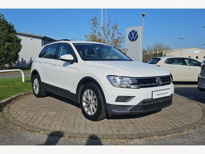Volkswagen Tiguan 2.0 TDI BlueMotion Tech S Euro 6 (s/s) 5dr Volkswagen Tiguan 2.0 TDI BlueMotion Tech S Euro 6 (s/s) 5dr
