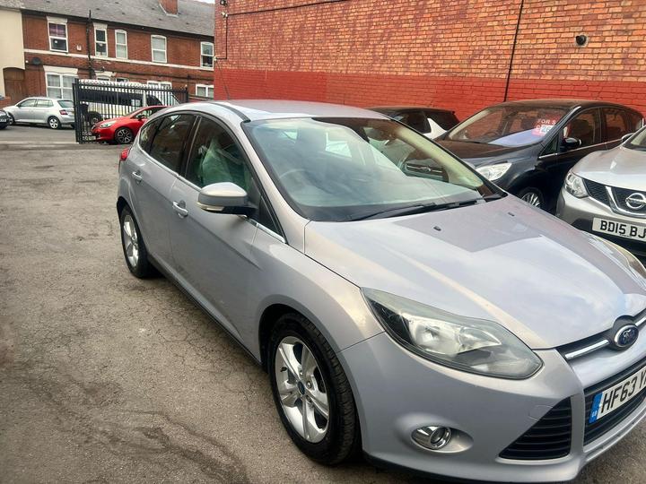 Ford Focus 1.0T EcoBoost Zetec Euro 5 (s/s) 5dr