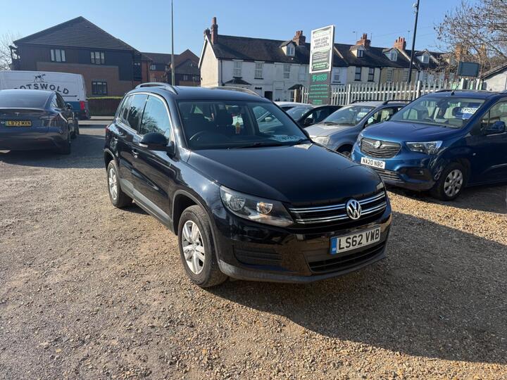 Volkswagen Tiguan 2.0 TDI BlueMotion Tech S DSG 4WD Euro 5 (s/s) 5dr Volkswagen Tiguan 2.0 TDI BlueMotion Tech S DSG 4WD Euro 5 (s/s) 5dr