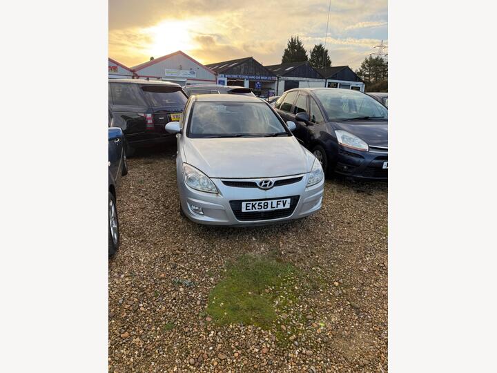 Hyundai I30 1.6 CRDi Comfort Euro 4 5dr Hyundai I30 1.6 CRDi Comfort Euro 4 5dr