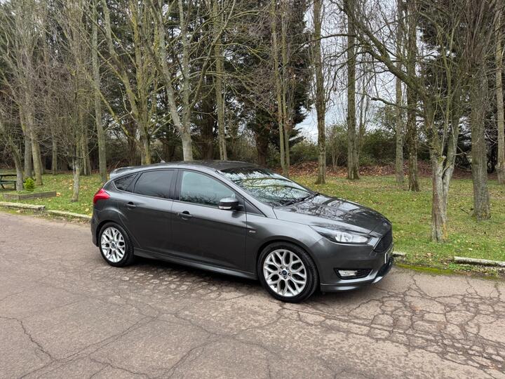 Ford Focus 1.0T EcoBoost ST-Line Euro 6 (s/s) 5dr