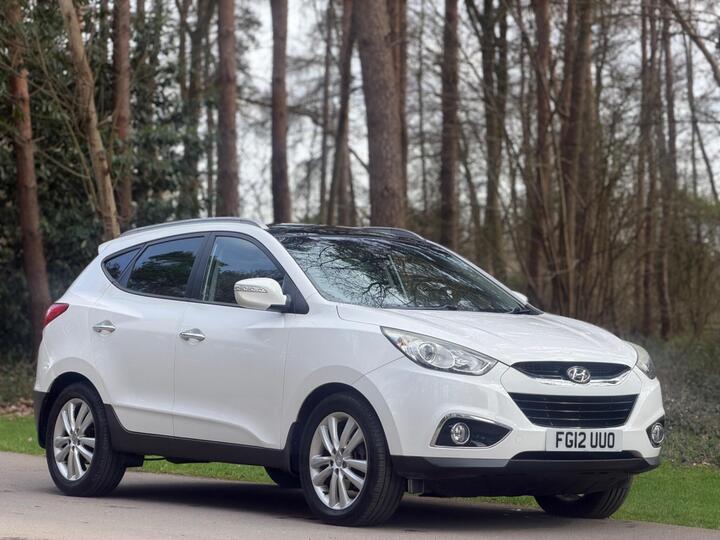 Hyundai Ix35 2.0 CRDi Premium 4WD Euro 5 5dr Hyundai Ix35 2.0 CRDi Premium 4WD Euro 5 5dr