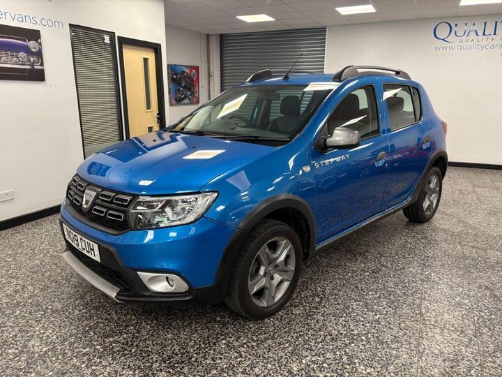 Dacia SANDERO STEPWAY 0.9 TCe Essential Euro 6 (s/s) 5dr Dacia SANDERO STEPWAY 0.9 TCe Essential Euro 6 (s/s) 5dr