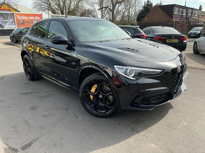 Alfa Romeo Stelvio 2.9 V6 Bi-Turbo Quadrifoglio Auto Q4 AWD Euro 6 (s/s) 5dr Alfa Romeo Stelvio 2.9 V6 Bi-Turbo Quadrifoglio Auto Q4 AWD Euro 6 (s/s) 5dr