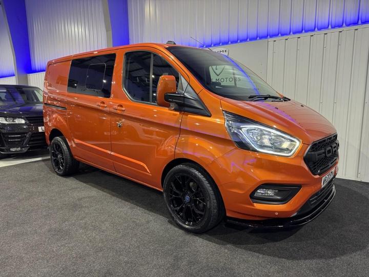 Ford TRANSIT CUSTOM 2.0 300 EcoBlue Limited Crew Van Auto L1 H1 Euro 6 (s/s) 5dr (6 Seat)