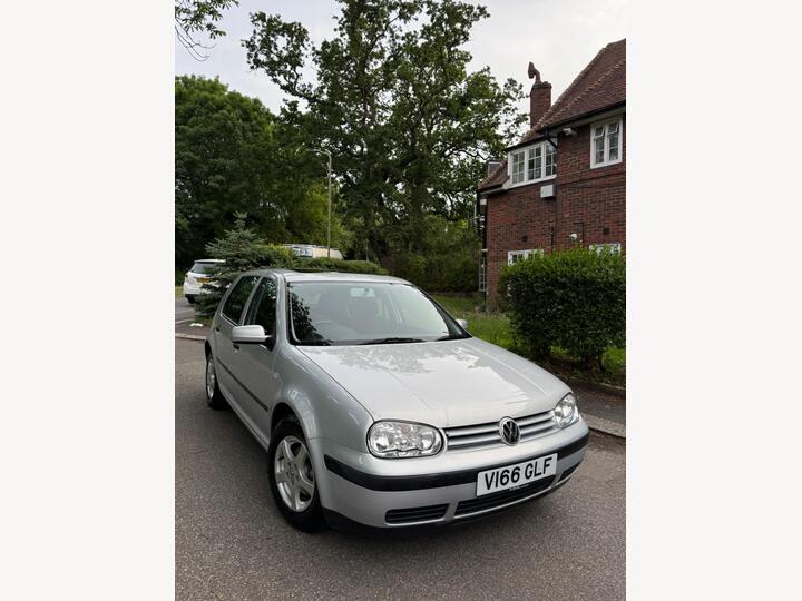 Volkswagen Golf 1.6 SE 5dr