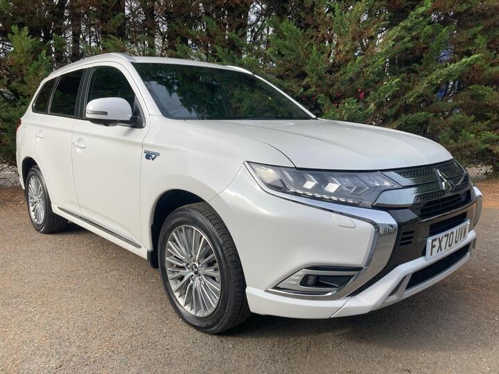 Mitsubishi Outlander 2.4h TwinMotor 13.8kWh Exceed CVT 4WD Euro 6 (s/s) 5dr Mitsubishi Outlander 2.4h TwinMotor 13.8kWh Exceed CVT 4WD Euro 6 (s/s) 5dr