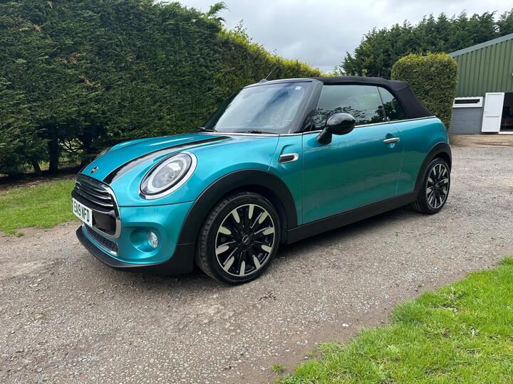 MINI Convertible 1.5 Cooper Exclusive Euro 6 (s/s) 2dr MINI Convertible 1.5 Cooper Exclusive Euro 6 (s/s) 2dr