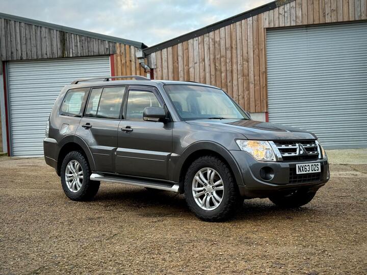 Mitsubishi Shogun 3.2 DI-DC SG2 Auto 4WD Euro 5 5dr LWB Mitsubishi Shogun 3.2 DI-DC SG2 Auto 4WD Euro 5 5dr LWB