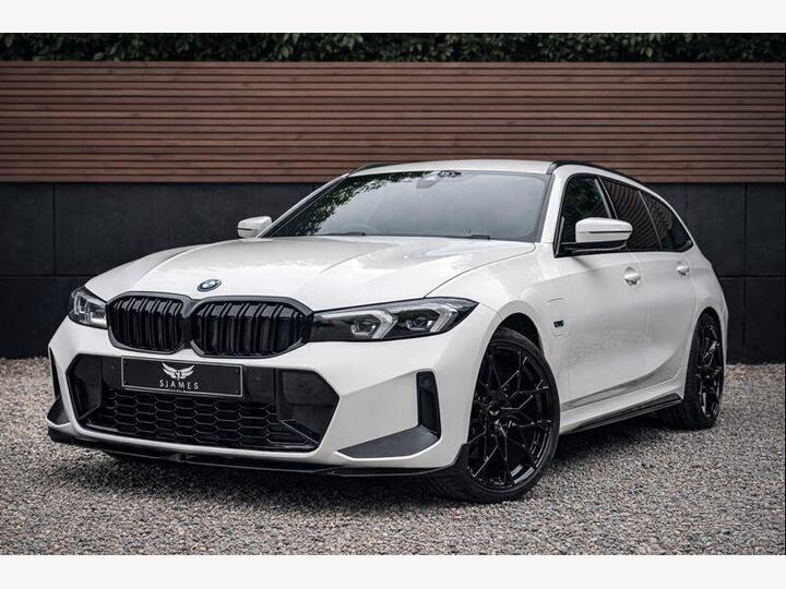 BMW 3 SERIES 2.0 330e 12kWh M Sport Touring Auto Euro 6 (s/s) 5dr BMW 3 SERIES 2.0 330e 12kWh M Sport Touring Auto Euro 6 (s/s) 5dr