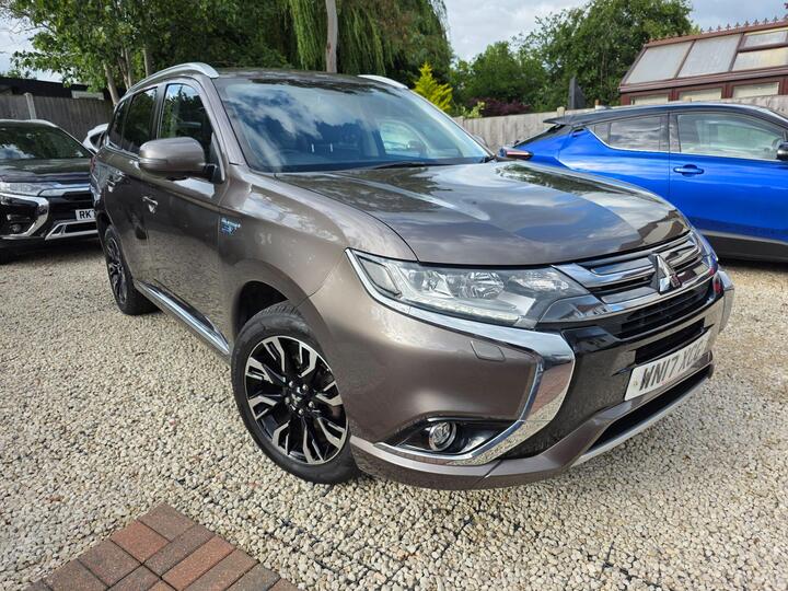 Mitsubishi Outlander 2.0h 12kWh 4h CVT 4WD Euro 6 (s/s) 5dr Mitsubishi Outlander 2.0h 12kWh 4h CVT 4WD Euro 6 (s/s) 5dr