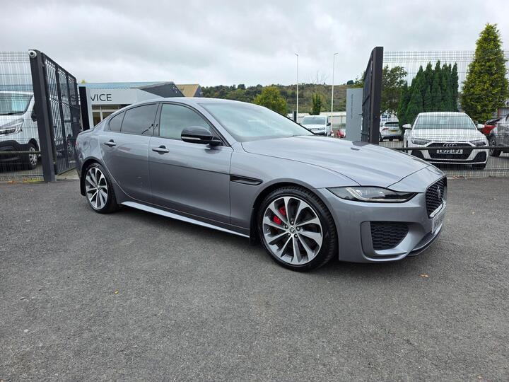 Jaguar XE 2.0 D200 MHEV R-Dynamic HSE Black Auto Euro 6 (s/s) 4dr