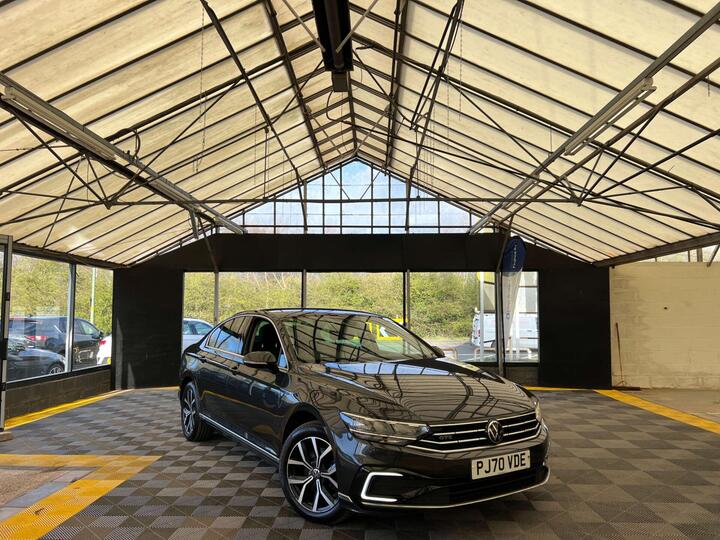 Volkswagen PASSAT 1.4 TSI 13kWh GTE DSG Euro 6 (s/s) 4dr