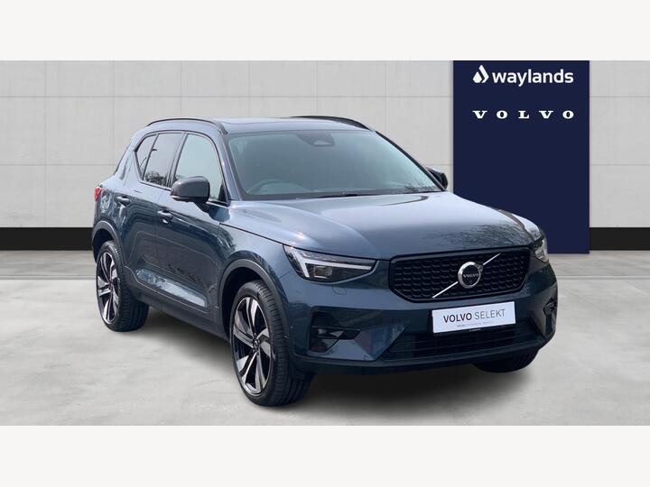 Volvo XC40 2.0 B3 MHEV Ultra Dark DCT Auto Euro 6 (s/s) 5dr