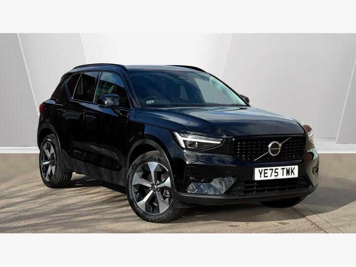 Volvo XC40 2.0 B4 MHEV Plus Pro Dark DCT Auto Euro 6 (s/s) 5dr