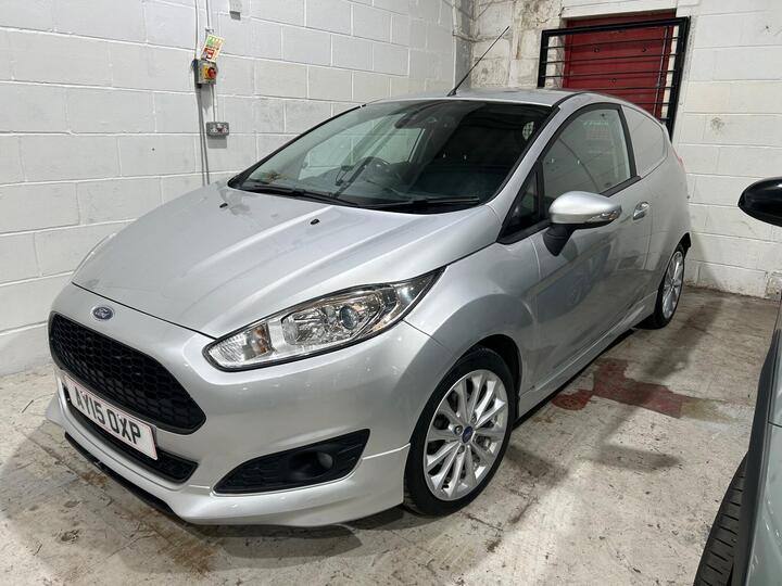 Ford Fiesta Van 1.6 TDCi Sport Panel Van 3dr Ford Fiesta Van 1.6 TDCi Sport Panel Van 3dr