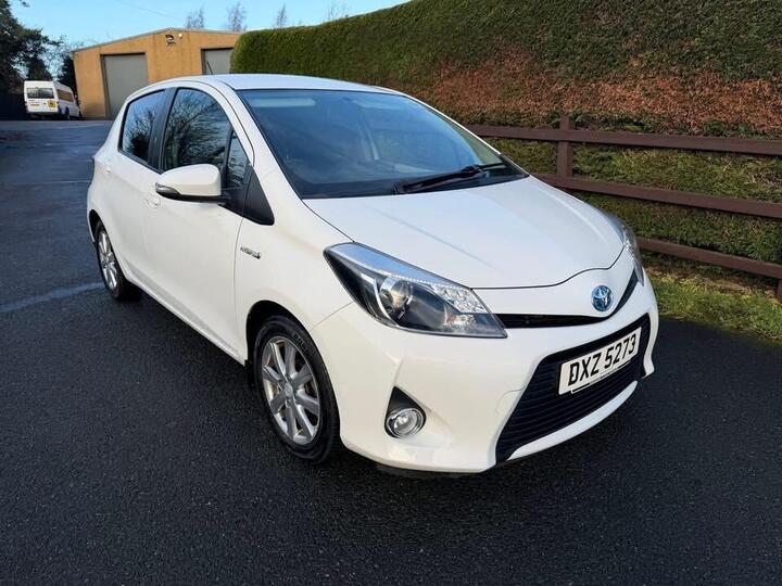 Toyota YARIS 1.5 VVT-h T4 CVT Euro 5 5dr