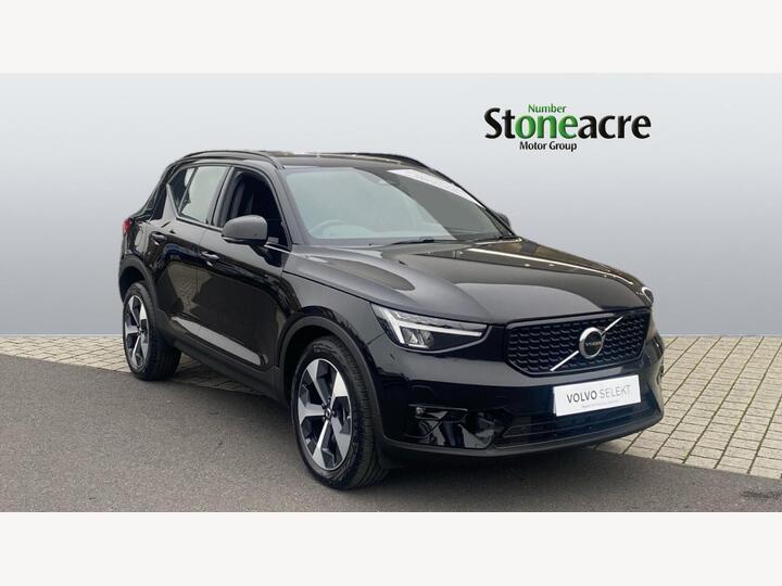 Volvo XC40 2.0 B3 MHEV Plus Dark DCT Auto Euro 6 (s/s) 5dr