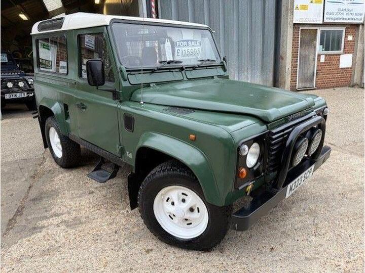 Land Rover Defender 90 2.5 TDi County Station Wagon 3dr Land Rover Defender 90 2.5 TDi County Station Wagon 3dr