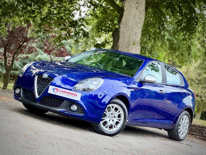 Alfa Romeo Giulietta 1.4 TB MultiAir Super Euro 6 (s/s) 5dr Alfa Romeo Giulietta 1.4 TB MultiAir Super Euro 6 (s/s) 5dr
