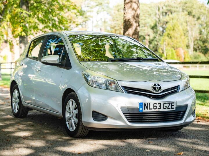 Toyota YARIS 1.33 Dual VVT-i TR Euro 5 5dr