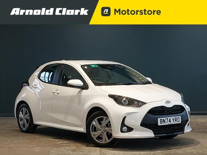 Toyota Yaris 1.5 VVT-h Icon E-CVT Euro 6 (s/s) 5dr Toyota Yaris 1.5 VVT-h Icon E-CVT Euro 6 (s/s) 5dr