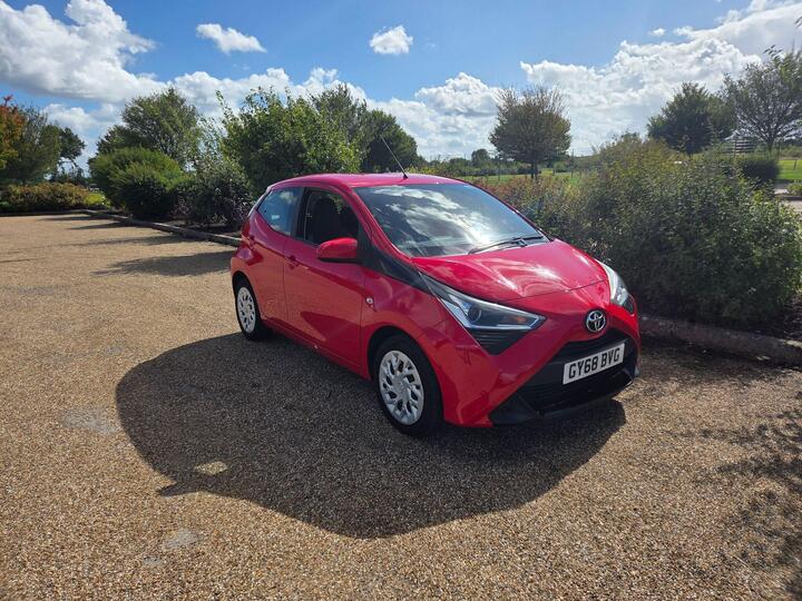 Toyota AYGO 1.0 VVT-i X-play Euro 6 5dr