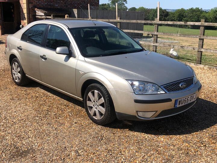 Ford Mondeo 1.8 Silver 5dr