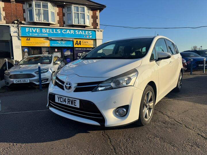 Toyota Verso 1.6 D-4D Trend Euro 5 (s/s) 5dr Toyota Verso 1.6 D-4D Trend Euro 5 (s/s) 5dr