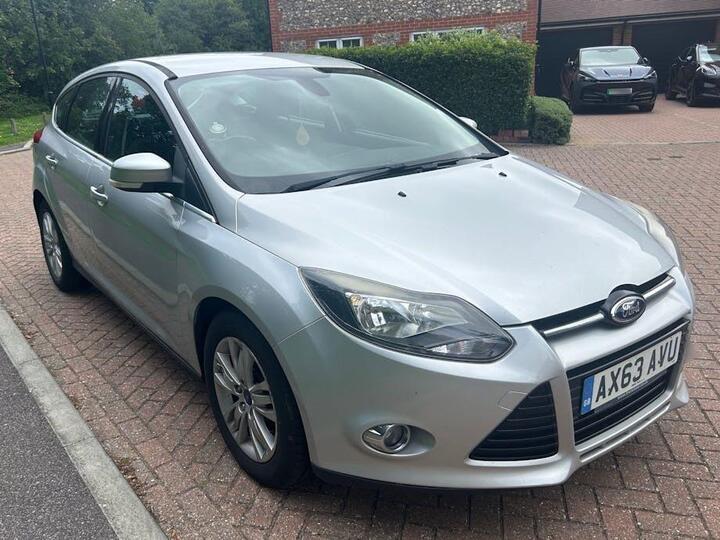 Ford Focus 1.0T EcoBoost Titanium Navigator Euro 5 (s/s) 5dr