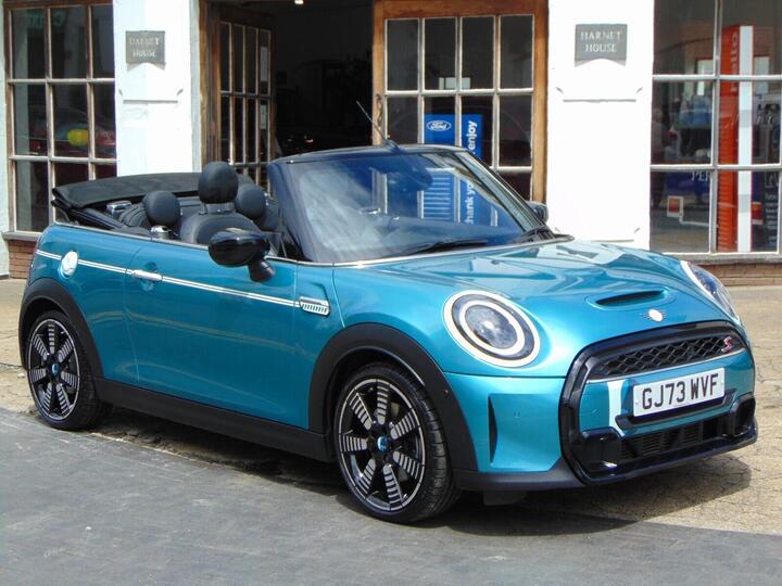 MINI Convertible 2.0 Cooper S Seaside Edition Steptronic Euro 6 (s/s) 2dr MINI Convertible 2.0 Cooper S Seaside Edition Steptronic Euro 6 (s/s) 2dr