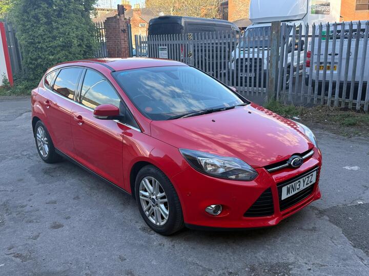 Ford Focus 1.0T EcoBoost Titanium Euro 5 (s/s) 5dr