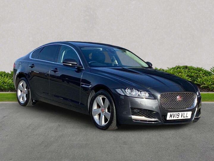 Jaguar XF 2.0i Portfolio Auto AWD Euro 6 (s/s) 4dr