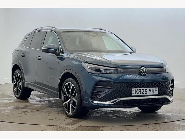 Volkswagen Tiguan 1.5 TSI EHybrid 19.7kWh R-Line DSG Euro 6 (s/s) 5dr Volkswagen Tiguan 1.5 TSI EHybrid 19.7kWh R-Line DSG Euro 6 (s/s) 5dr