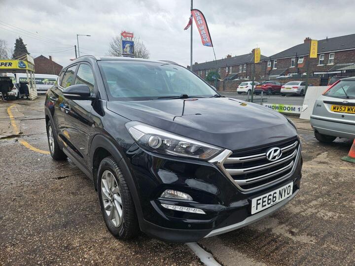 Hyundai TUCSON 1.7 CRDi Blue Drive Premium Euro 6 (s/s) 5dr Hyundai TUCSON 1.7 CRDi Blue Drive Premium Euro 6 (s/s) 5dr