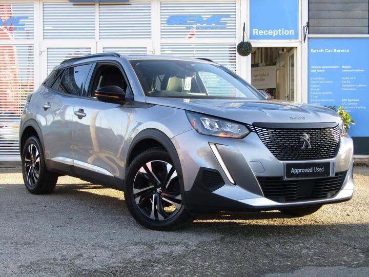 Peugeot 2008 1.2 PureTech Allure Premium + Euro 6 (s/s) 5dr Peugeot 2008 1.2 PureTech Allure Premium + Euro 6 (s/s) 5dr