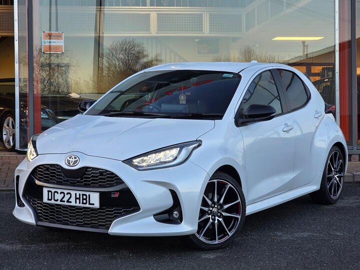 Toyota Yaris 1.5 VVT-h GR SPORT E-CVT Euro 6 (s/s) 5dr