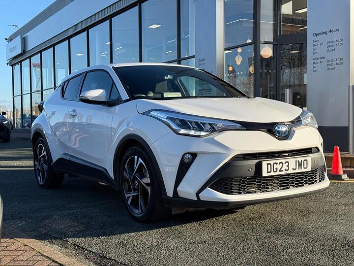 Toyota C-HR 1.8 VVT-h Design CVT Euro 6 (s/s) 5dr Toyota C-HR 1.8 VVT-h Design CVT Euro 6 (s/s) 5dr