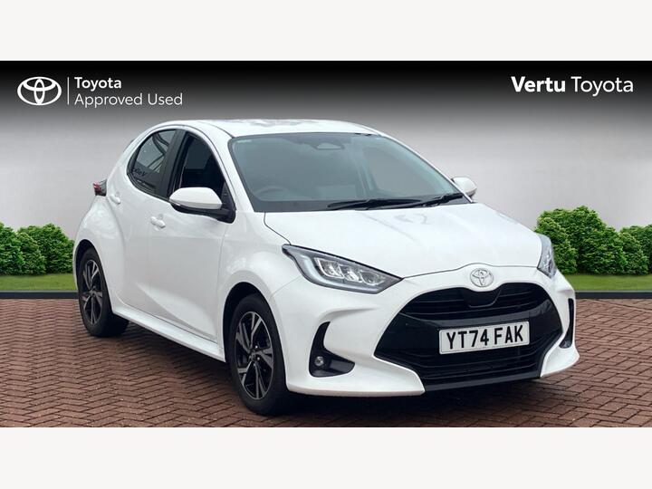 Toyota Yaris 1.5 VVT-h Design E-CVT Euro 6 (s/s) 5dr