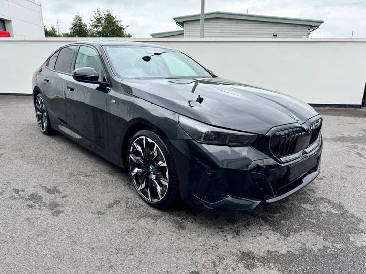 BMW 5 Series 3.0 550e 22.1kWh M Sport Pro Steptronic XDrive Euro 6 (s/s) 4dr