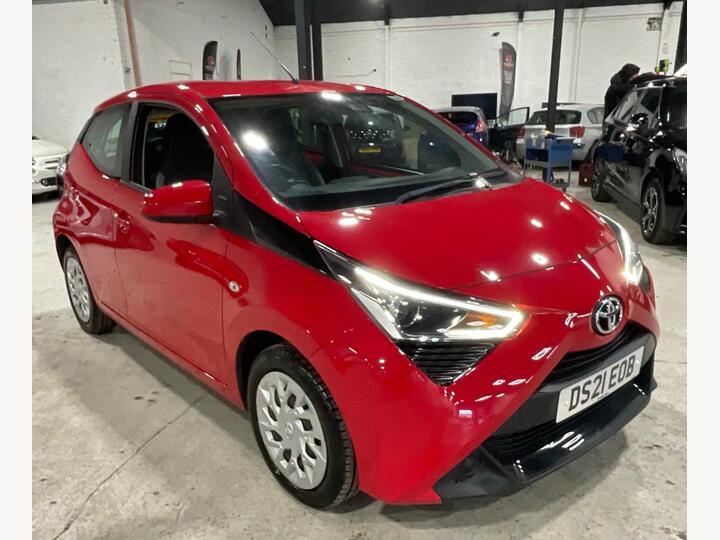 Toyota Aygo 1.0 VVT-i X-play X-shift Euro 6 5dr (Safety Sense)